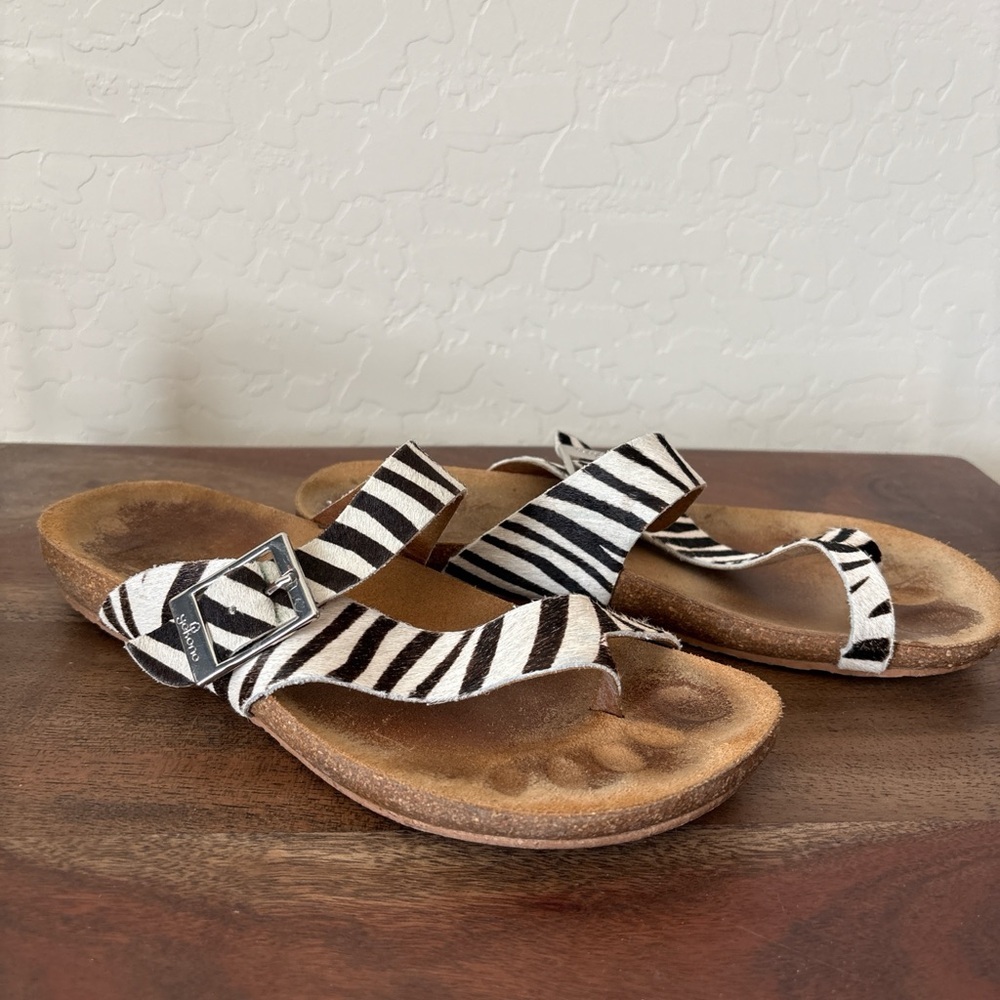 Yokono women’s Calf Ibiza Zebra Sandals with buckle 7.5